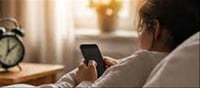 📱 Checking Your Phone at 6 AM? Here’s What It Can Do to Your Brain